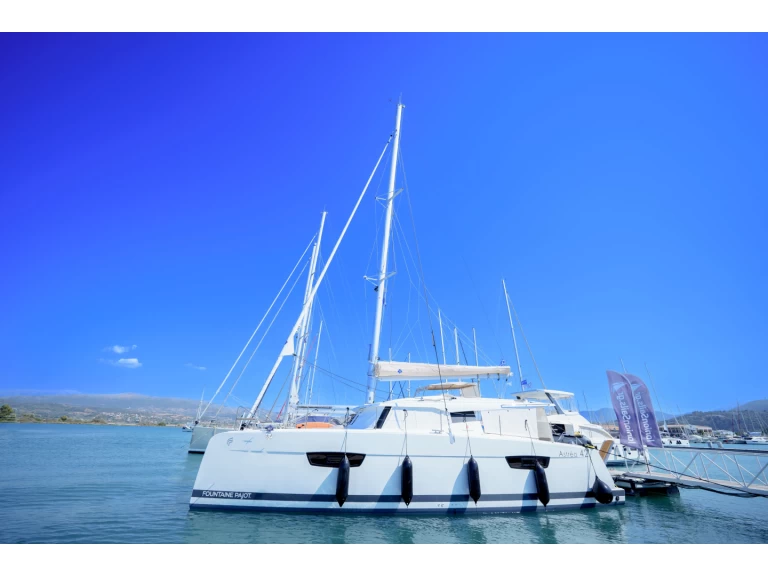 YachtCharter in Néa Péramos - Fountaine Pajot Astrea 42 auf SamBoat
