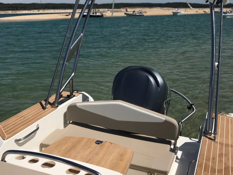 Ein Capelli Tempest 700 Sun mieten in Lège-Cap-Ferret