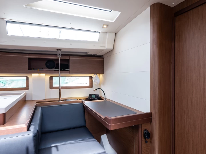 YachtCharter in Néa Péramos - Bénéteau Oceanis 51.1 auf SamBoat