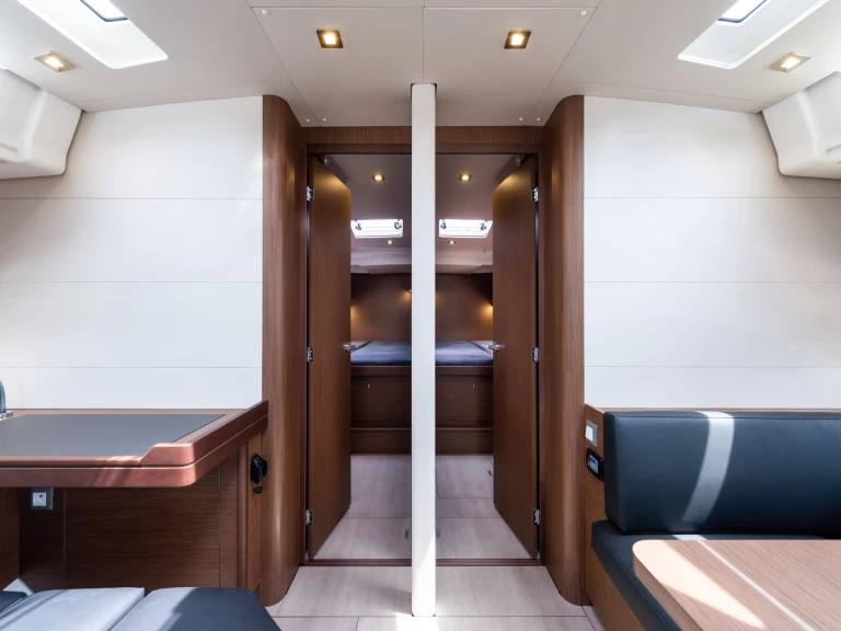 Ein Bénéteau Oceanis 51.1 mieten in Néa Péramos