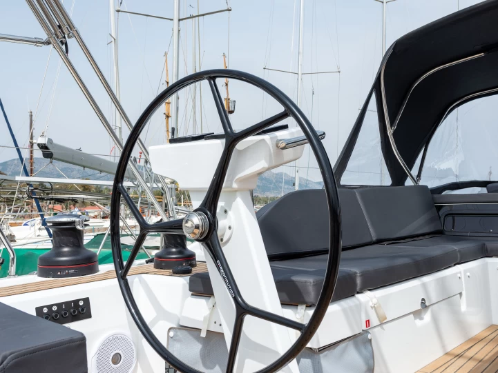 Boot mieten Néa Péramos günstig Oceanis 51.1