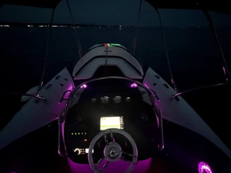 Ein Ris Marine EXCLUSIVE 650 mieten in Turanj