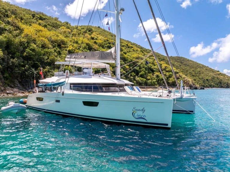 Vermietung Yacht Fountaine Pajot mit Führerschein