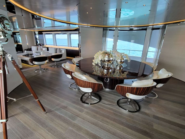 Heesen KNIGHT mieten Bahamas