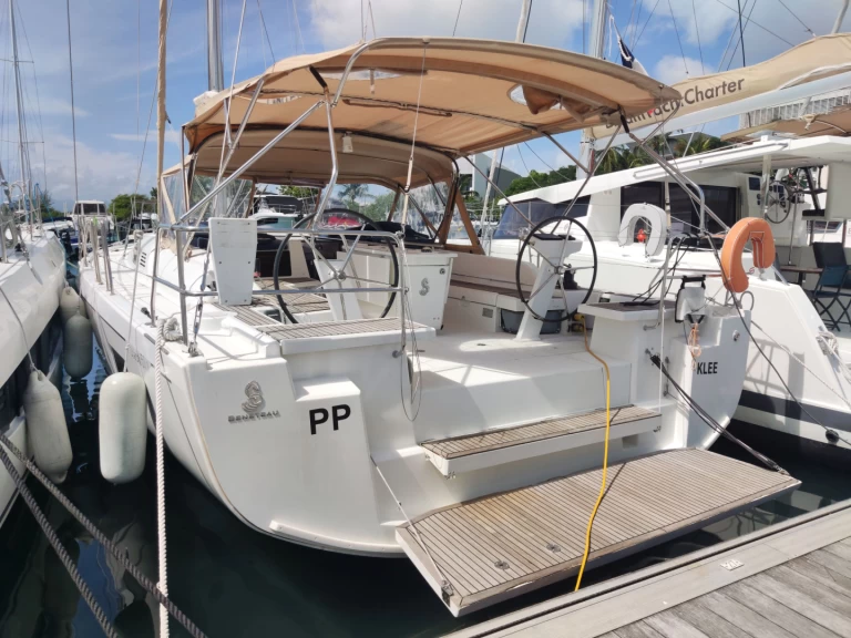 YachtCharter in Le Marin - Bénéteau Oceanis 51.1 auf SamBoat