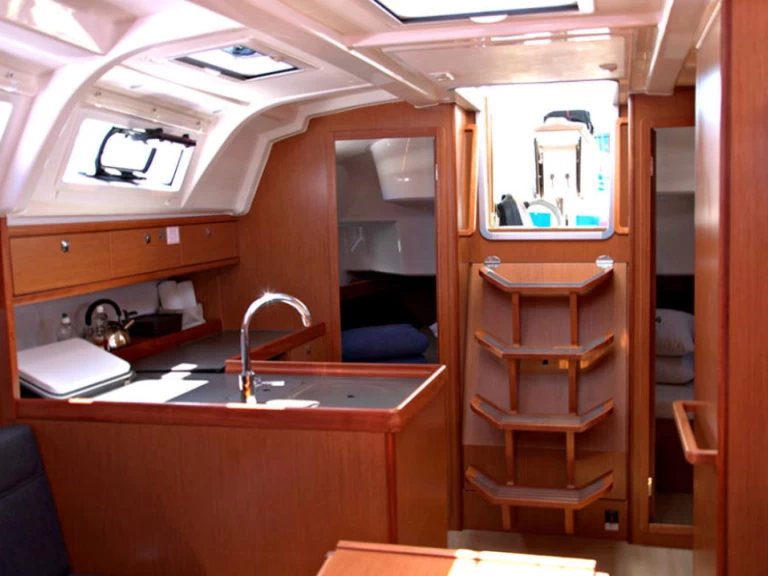 Bootsverleih Bavaria Bavaria 37 Gouviá Samboat