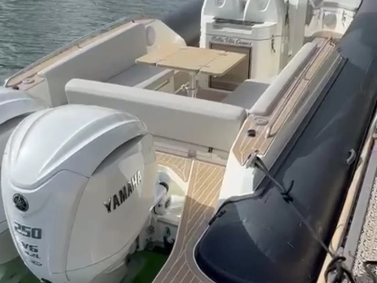 Ein Capelli Tempest 900 mieten in Mandelieu-la-Napoule