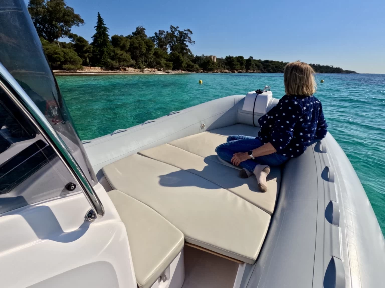 Ein Capelli Tempest 630 mieten in Mandelieu-la-Napoule