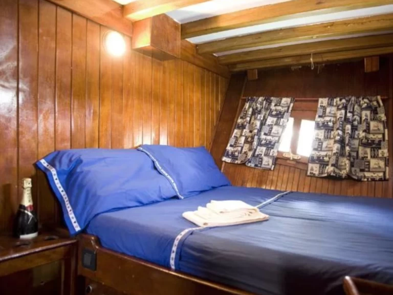 Ein Custom Gulet-Motor Sailor Caicco mieten in Olbia