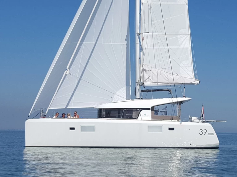 YachtCharter in El Puerto de Santa María - Lagoon Lagoon 39 auf SamBoat