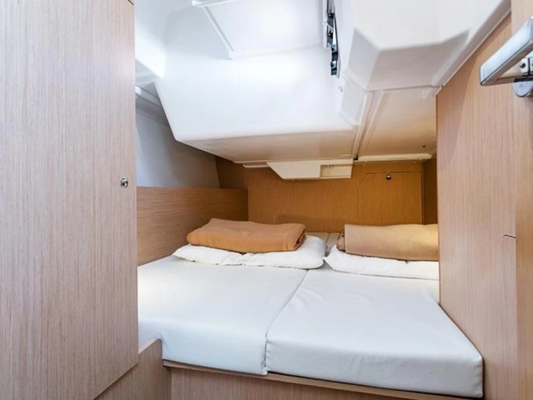 Bénéteau Oceanis 38 mieten Empuriabrava