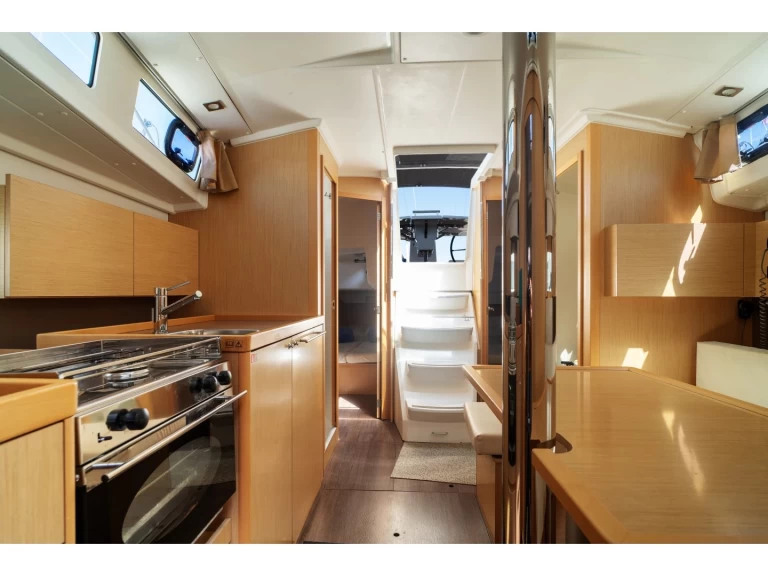 YachtCharter in Empuriabrava - Bénéteau Oceanis 38 auf SamBoat