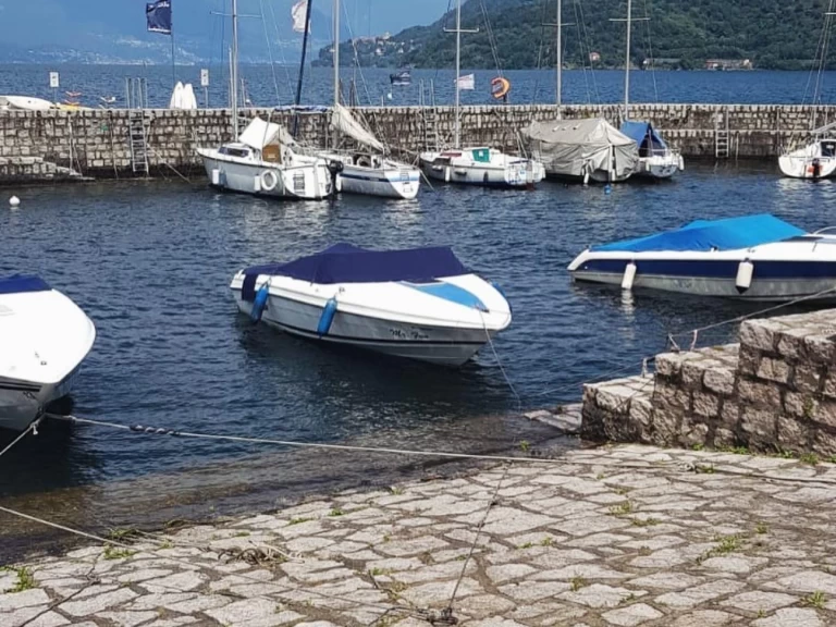 Ein Rinker Captiva 209 mieten in Cannobio