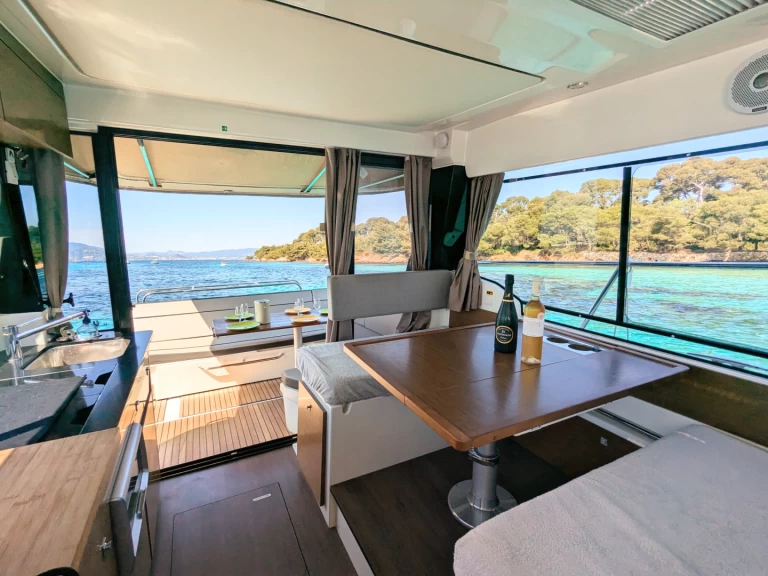 YachtCharter in Cannes - Jeanneau Merry Fisher 1095 auf SamBoat