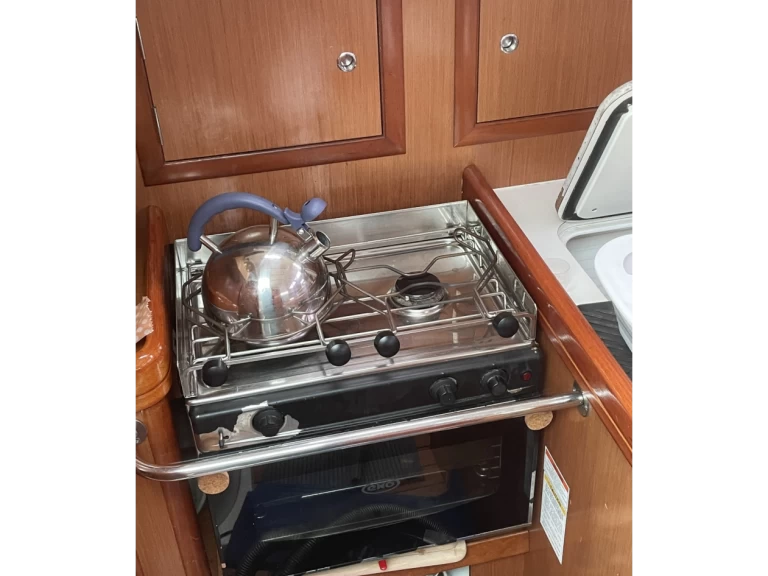 Bénéteau Oceanis 323 Clipper mieten Toulon