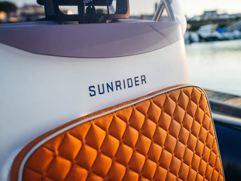 Boot mieten L'Herbaudière günstig Sunrider 650 Bleu