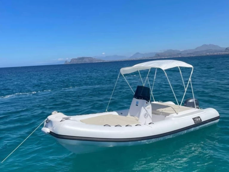 Schlauchboot mieten in Catania zum besten Preis