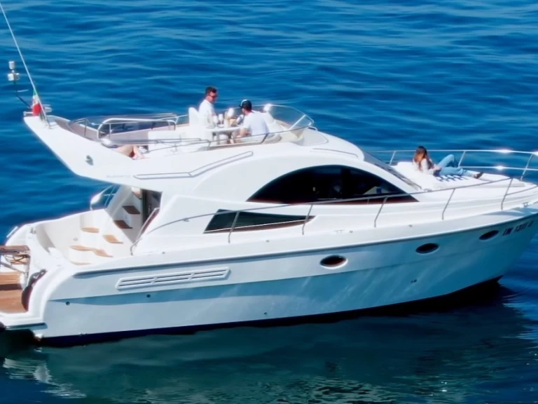 Motorboot mieten in Capri Port zum besten Preis