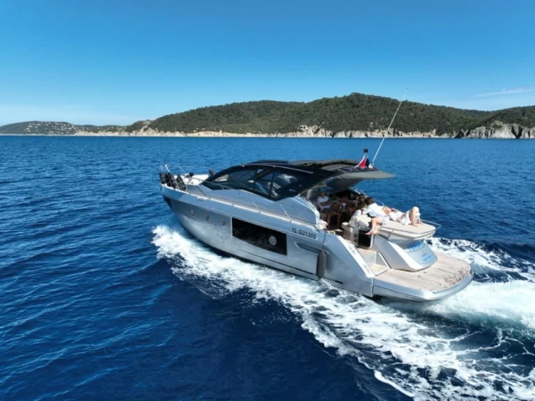 Motorboot mieten in Saint-Tropez - Cranchi M 44 Hard Top