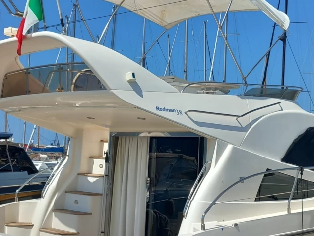 YachtCharter in Capri Port - Rodman Rodman 38 Fly auf SamBoat