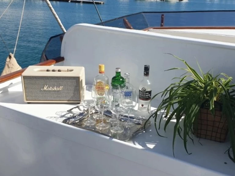 Vermietung Yacht Grand Banks mit Führerschein