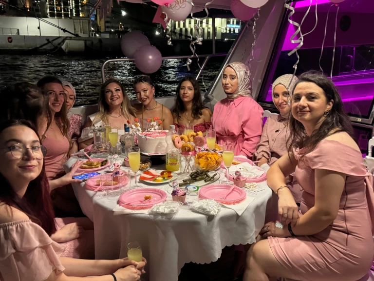 Bootsverleih Vip costom made Beşiktaş Samboat