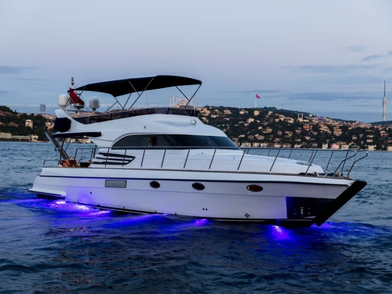 Boot mieten Beşiktaş günstig costom made