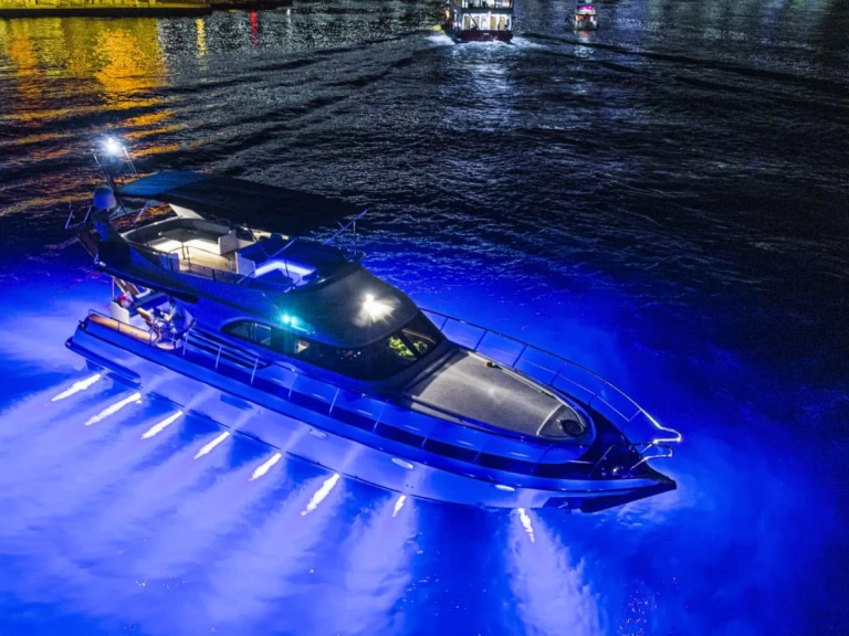 Vermietung Yacht Vip mit Führerschein