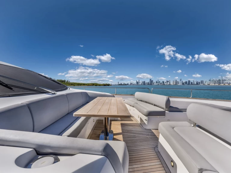 Sunseeker 96 mieten South Miami Beach