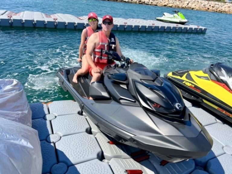 Sea-Doo RXT X 325 rs mieten Fréjus