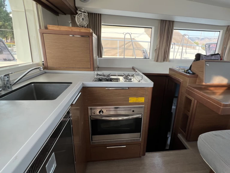 Katamaran mieten in Álimos zum besten Preis