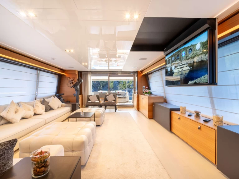 Vermietung Yacht Custom Line mit Führerschein