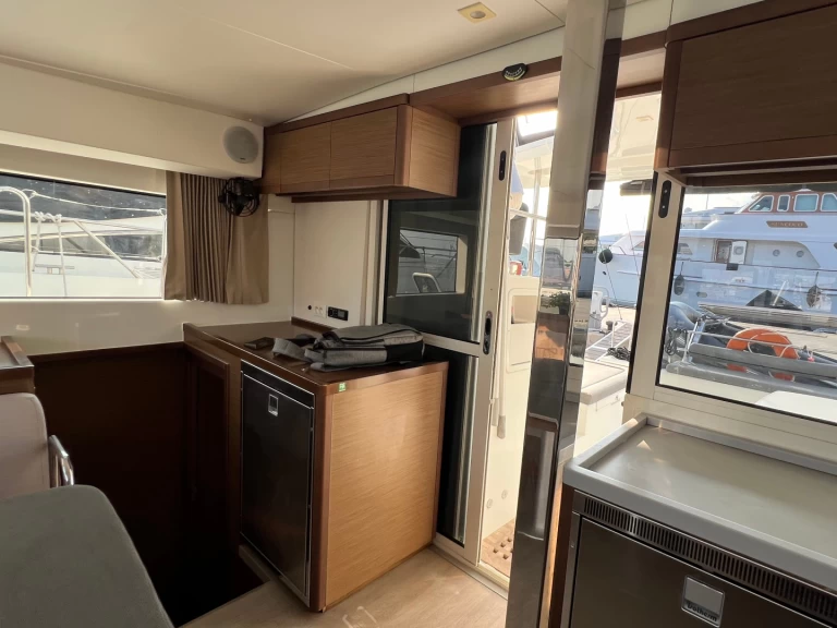 YachtCharter in Álimos - Lagoon Lagoon 40 auf SamBoat