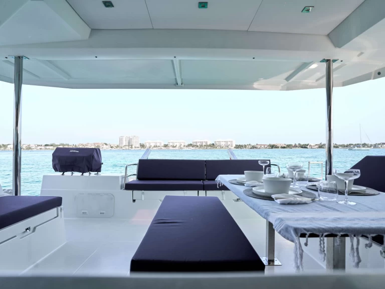 Vermietung Yacht Fountaine Pajot mit Führerschein