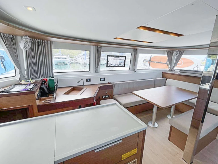 Vermietung Yacht Lagoon mit Führerschein