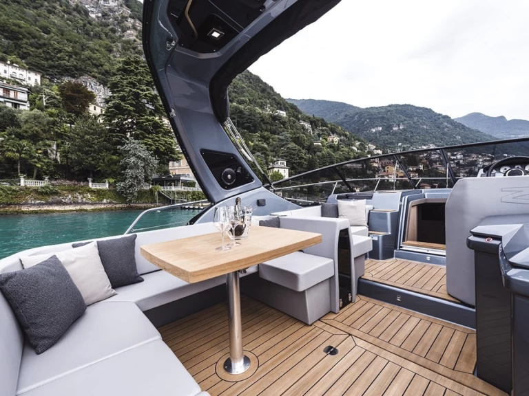 Ein Cranchi Z 35 mieten in Taormina