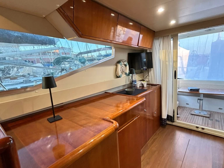 Ein Azimut Azimut 37 Fly mieten in Taormina