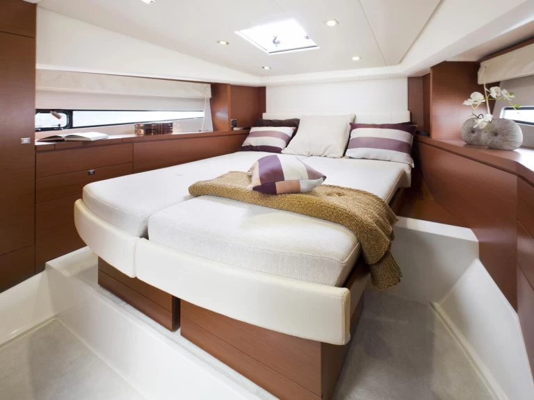 Prestige Jeanneau 450 Fly mieten Taormina