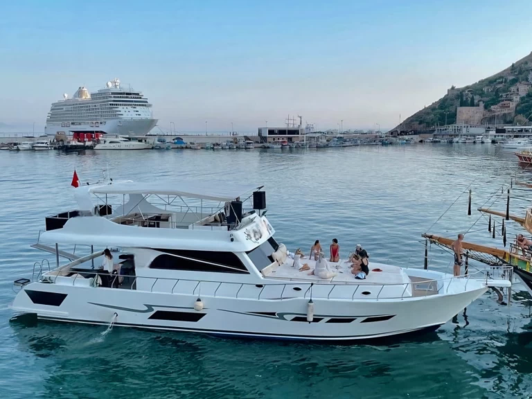 Yacht mit oder ohne Skipper Vip mieten in Alanya