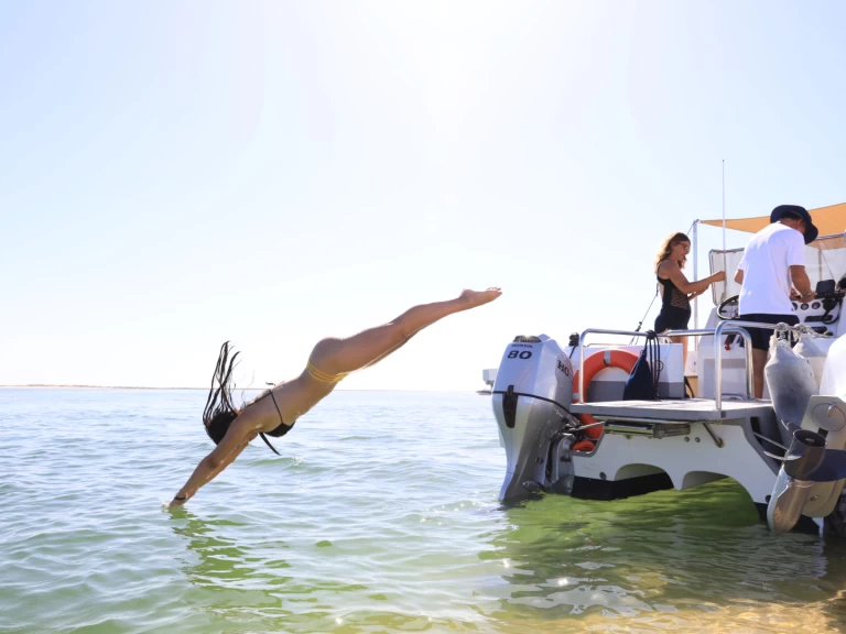 Vermietung Motorboot Cheetah Marine mit Führerschein