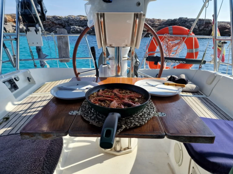 Ein Bénéteau Oceanis 331 Clipper mieten in Mahón