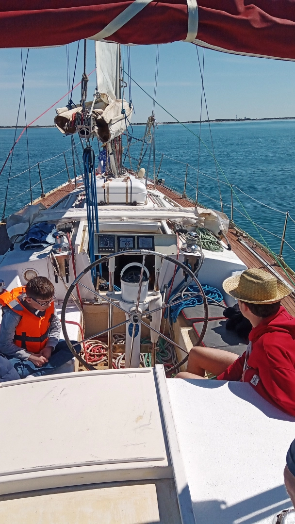 Segelboot mit oder ohne Skipper Kit Marine mieten in Port-Camargue