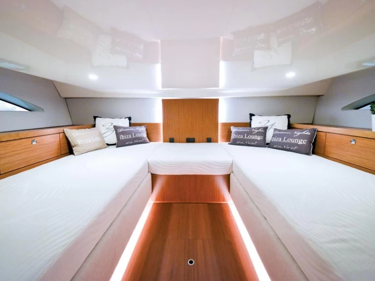 Ein Keizer Yacht  Antares 42 mieten in Neapel