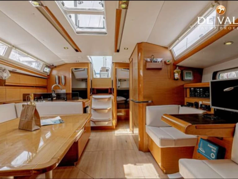 Ein Jeanneau Sun Odyssey 439 mieten in Ponza