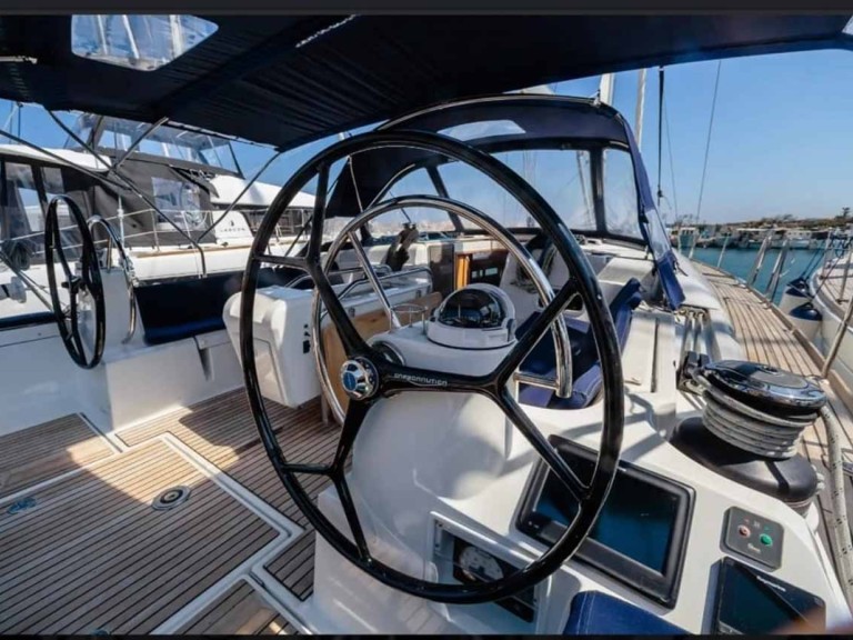 YachtCharter in Tropea - Jeanneau Sun Odyssey 519 auf SamBoat