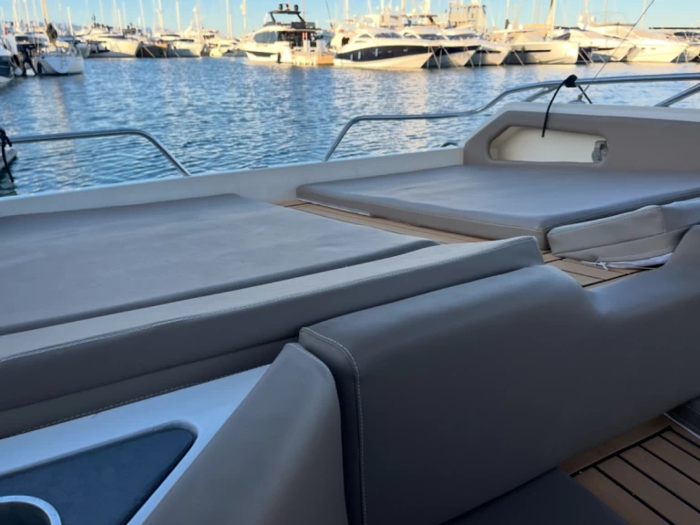 YachtCharter in Palma de Mallorca - Sunseeker Thunderhawk 43 auf SamBoat