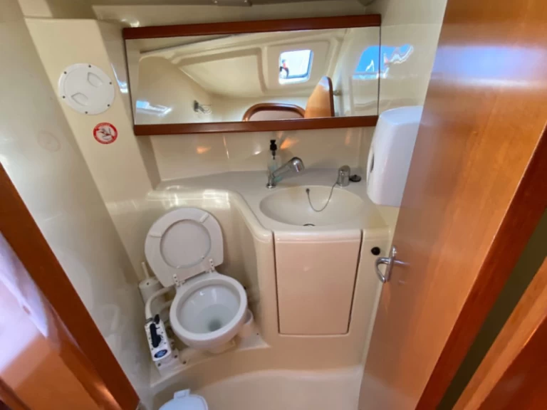 Ein Dufour Dufour 385 Grand Large mieten in Lefkáda