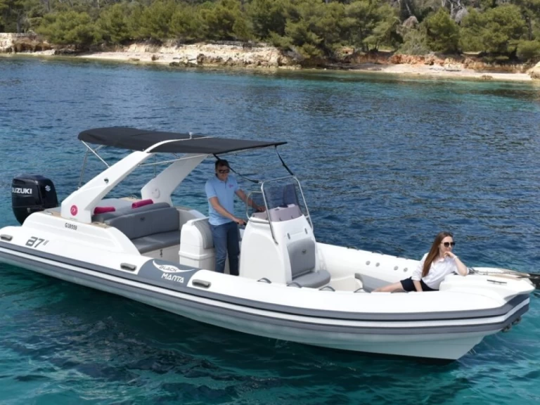 Ein Black Manta B7 mieten in Juan-les-Pins