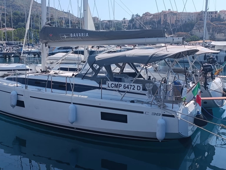 Segelboot mieten in Tropea zum besten Preis