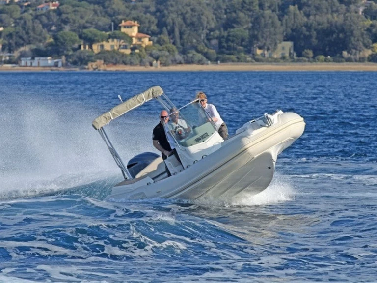 Ein Capelli Tempest 700 mieten in Galéria